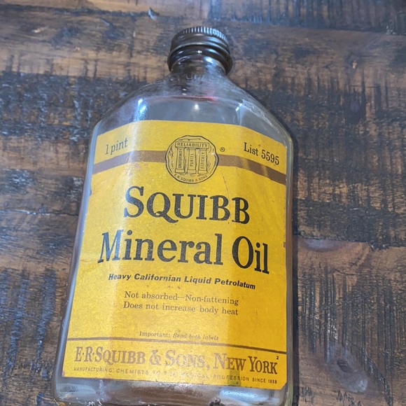 1930's Squibb Mineral Oil Glass Bottle Vintage 1 pint E.R SQUIBB & SON NEW YORK - Picture 3 of 4